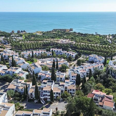 Seaside Retreat With Pool, Ac, And Fast Wi-Fi Apartment Albufeira Bagian luar foto