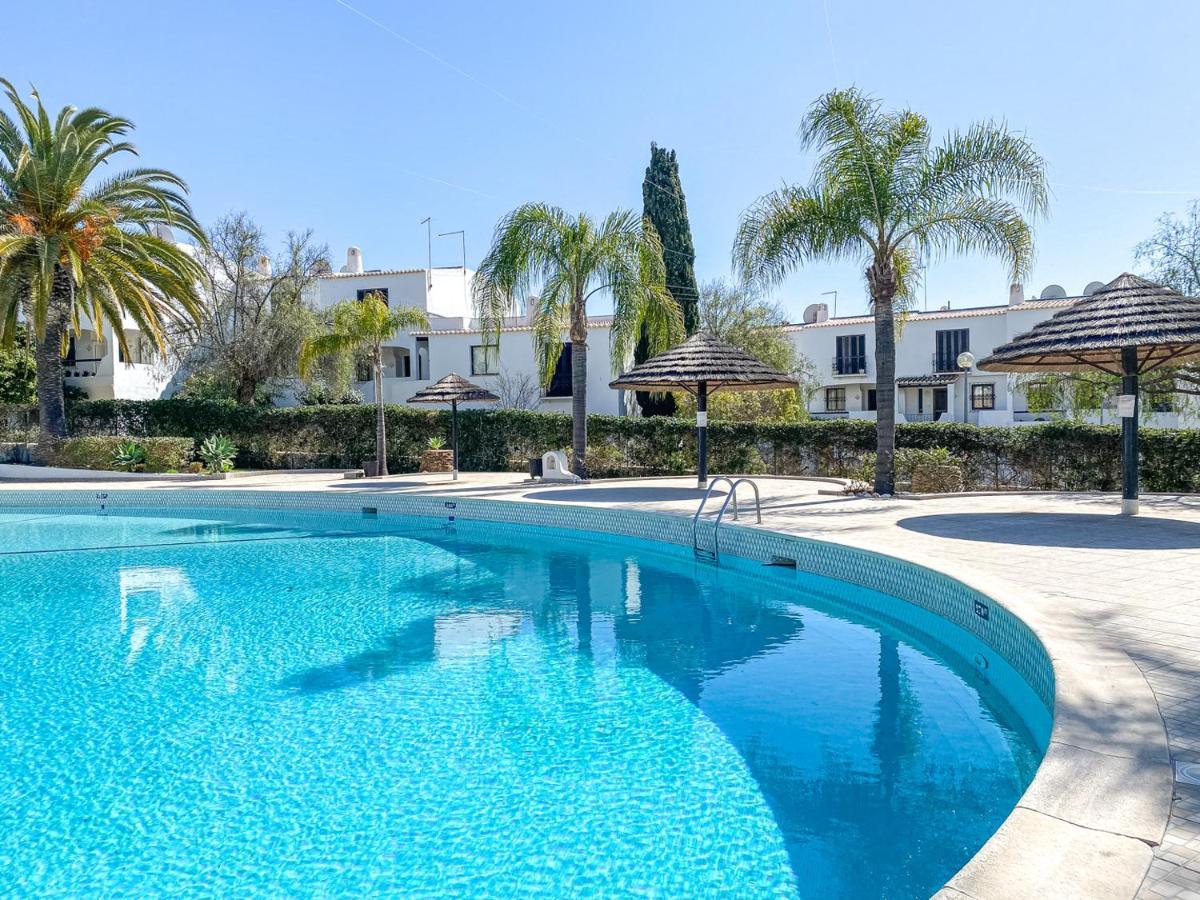Seaside Retreat With Pool, Ac, And Fast Wi-Fi Apartment Albufeira Bagian luar foto