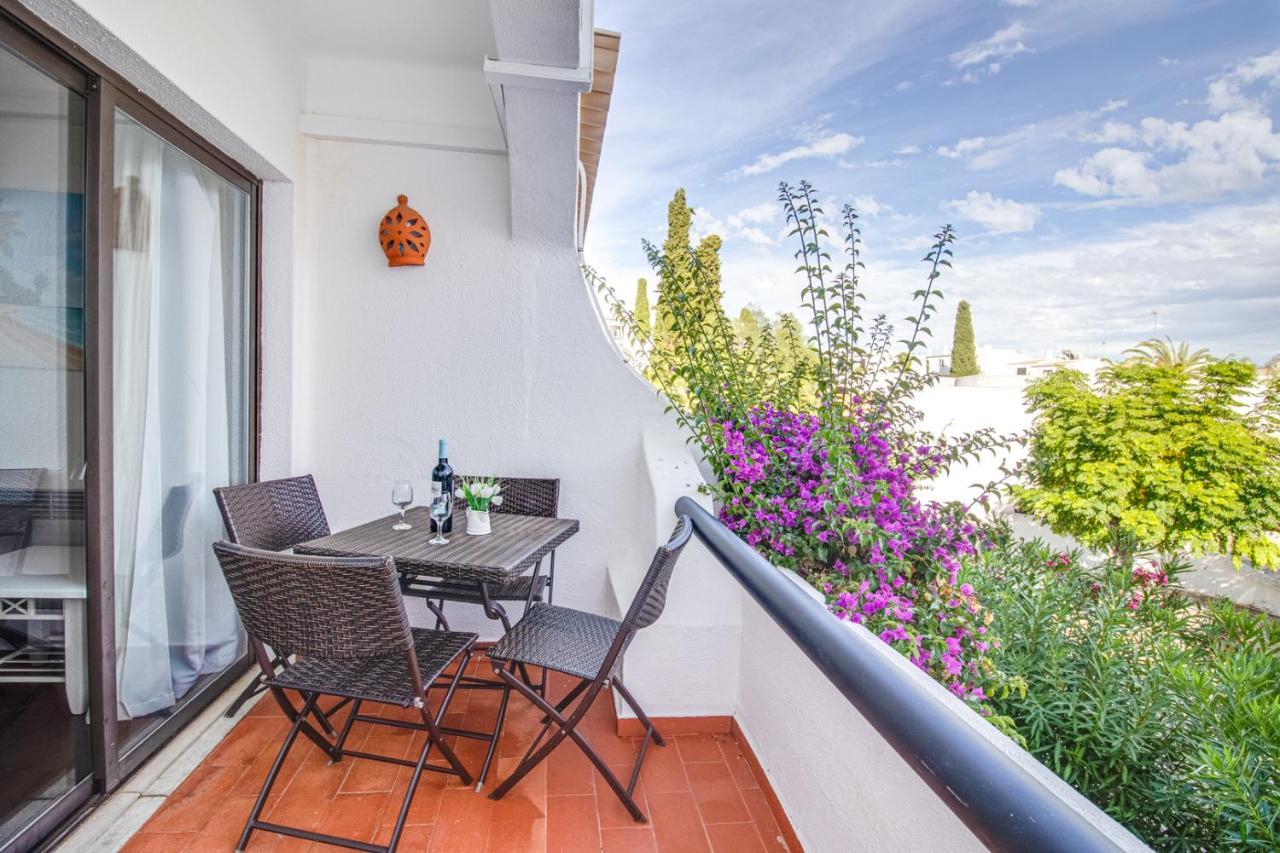 Seaside Retreat With Pool, Ac, And Fast Wi-Fi Apartment Albufeira Bagian luar foto