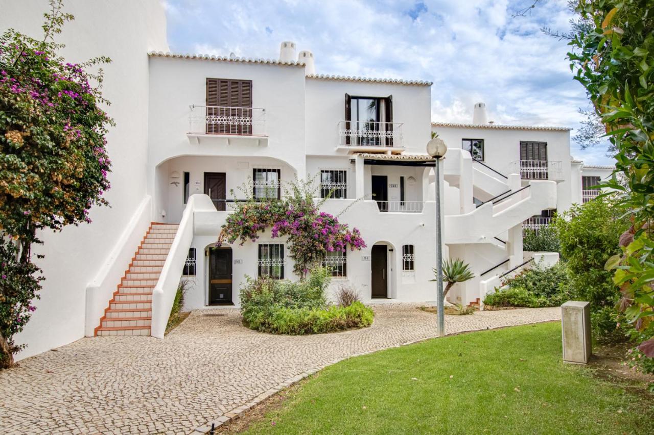 Seaside Retreat With Pool, Ac, And Fast Wi-Fi Apartment Albufeira Bagian luar foto