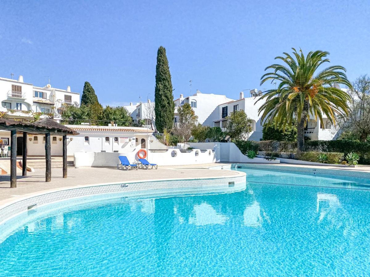 Seaside Retreat With Pool, Ac, And Fast Wi-Fi Apartment Albufeira Bagian luar foto
