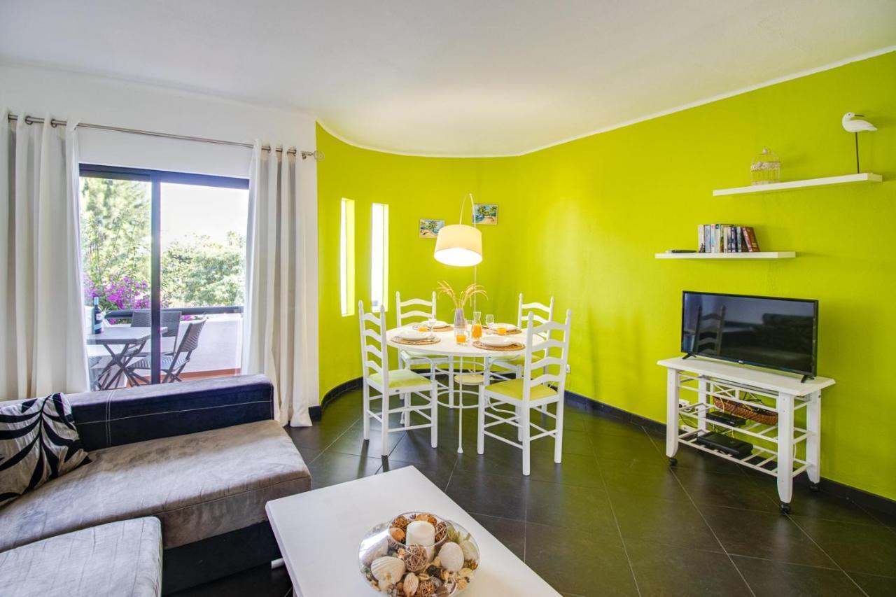 Seaside Retreat With Pool, Ac, And Fast Wi-Fi Apartment Albufeira Bagian luar foto
