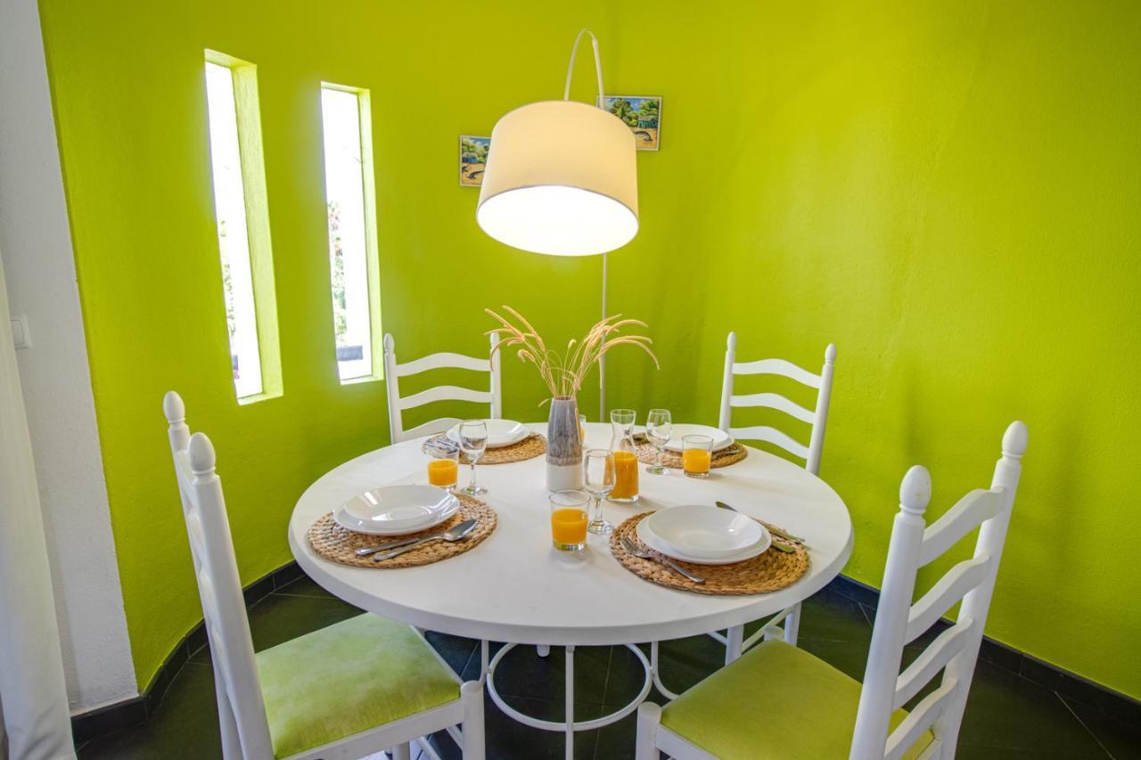 Seaside Retreat With Pool, Ac, And Fast Wi-Fi Apartment Albufeira Bagian luar foto