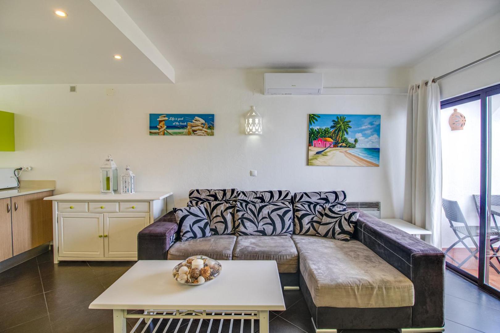 Seaside Retreat With Pool, Ac, And Fast Wi-Fi Apartment Albufeira Bagian luar foto